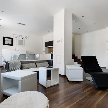Apartment Square 2 Bedrooms - Michaelides Voeroesmarty Square Residences