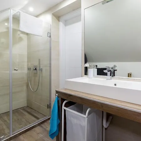 Apartment Square 2 Bedrooms - Michaelides Voeroesmarty Square Residences *