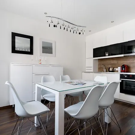 Apartment Square 2 Bedrooms - Michaelides Voeroesmarty Square Residences *