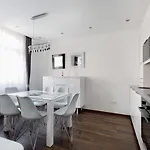 Square 2 Bedrooms - Michaelides Residences Апартаменты