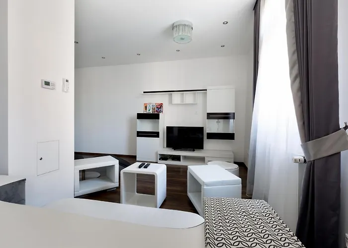 Square 2 Bedrooms - Michaelides Residences Lägenhet Budapest