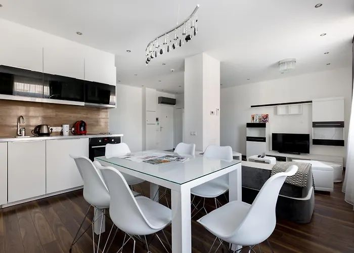 Square 2 Bedrooms - Michaelides Residences Apartament