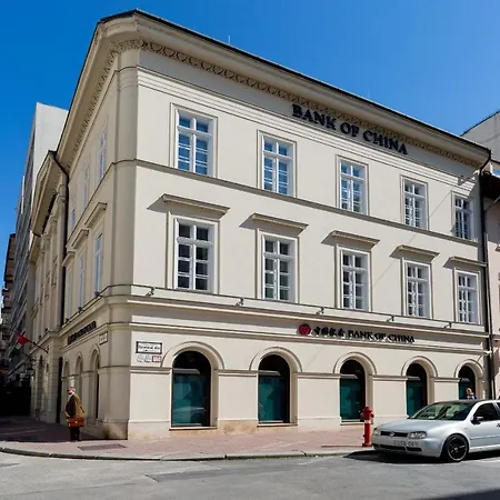 Square 2 Bedrooms - Michaelides Residences アパート