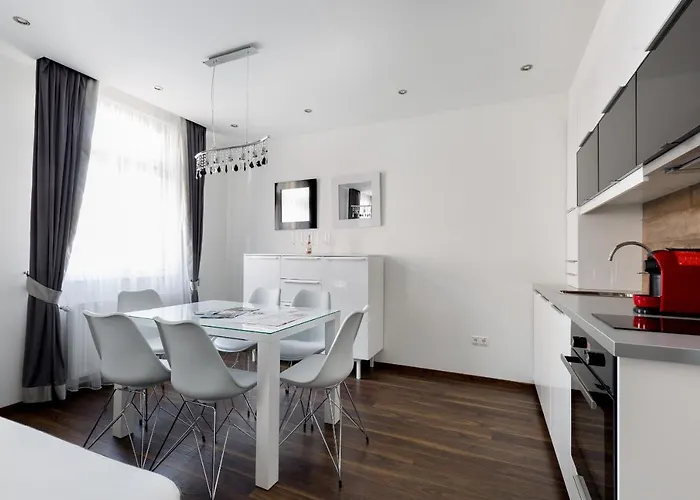 Square 2 Bedrooms - Michaelides Residences Apartament